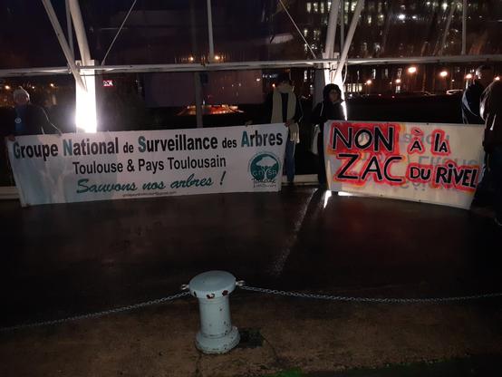 banderoles GNSA et Non à la ZAC du Rivel