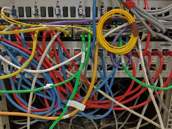 Server rack with messy cable management