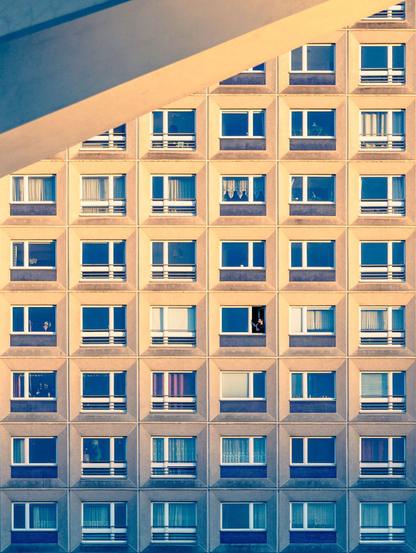 Bild der Fensterfront eines Hauses