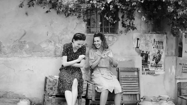 Paola Cortellesi e Emanuela Fanelli in C'è Ancora Domani