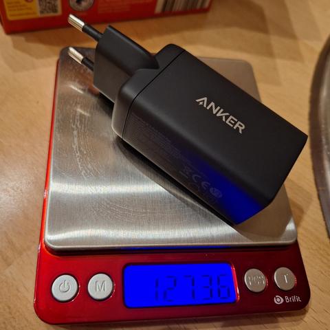 Anker 65 Watt solo = 127 gr