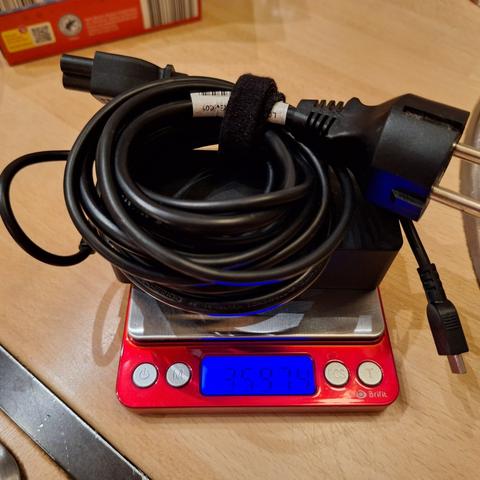 Thinkpad 65 Watt = 359 gr
