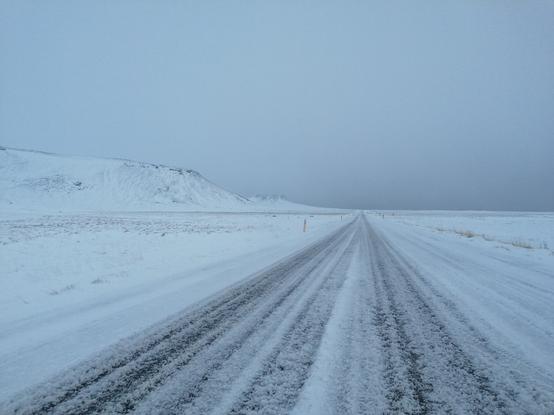 La même route, non loin de l'embranchement avec la route 43 en direction de Grindavik.