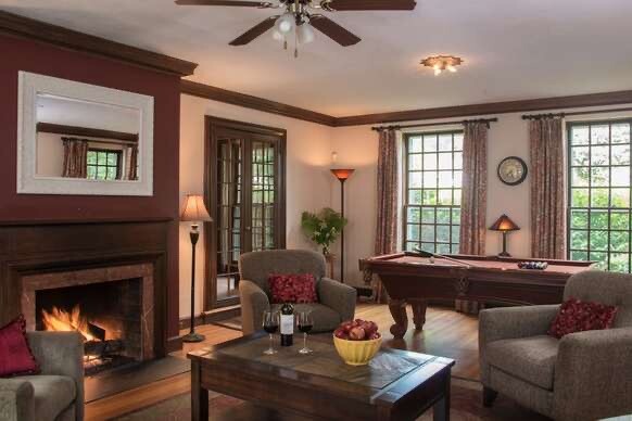 Inn on Putney Road living room
