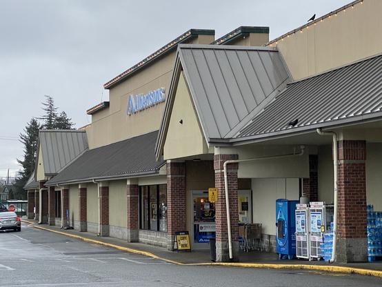 picture of albertsons from near my bike