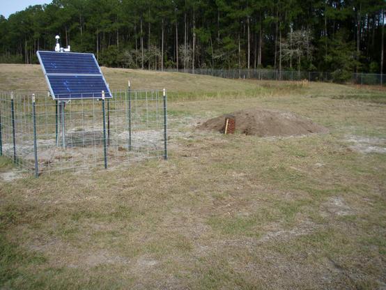 photo - a EarthScope Transpotable Array station in Florida