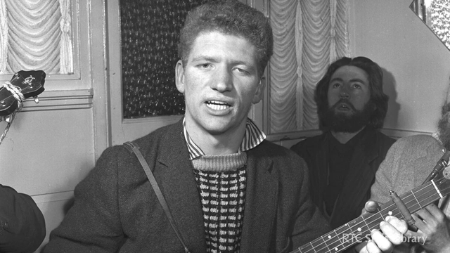 Luke Kelly In Johnnie Fox's pub in 1963.
