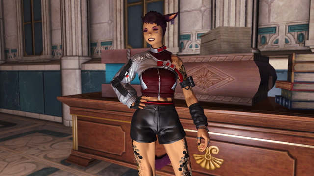 Lillian dressed in a very modern-looking outfit and grinning pridefully from her mother's Sharlayan home.