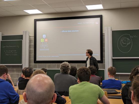 Picture of Mikolai Gütschow on the stage