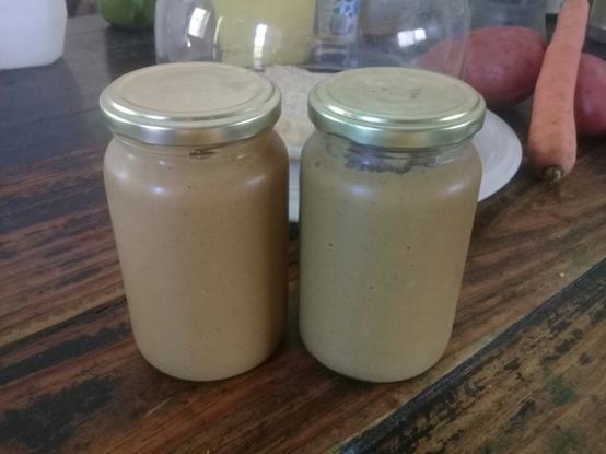 frascos con manteca de mani