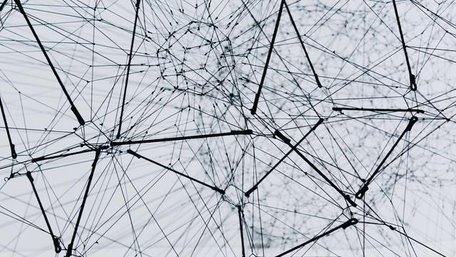 Abstract metal structure

"Low-angle photography of a metal structure" CC0 Autor:in: Alina Grubnyak