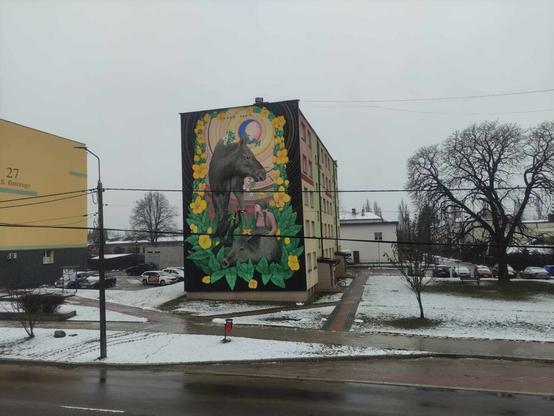 New mural by Mona Tusz in Hajnówka (Poland) dedicated to Simona Kossak, a Polish biologist, ecologist, and professor of forest sciences