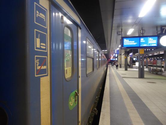 SJ EN346 night train for Stockholm at Berlin Gesundbrunnen