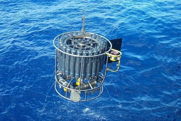 One part of the RAPID observing system being lifted from the ocean.