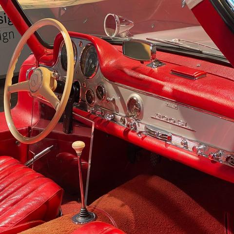Mercedes 300 SL #mercedes #mercedesbenz #300sl #300slgullwing #300slflügeltürer #mercedesbenzmuseum #stuttgart #germany #europa #europe #deutschland #reisen #travel