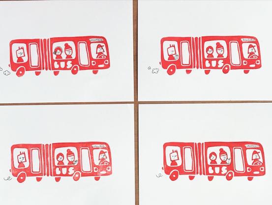 Four prints of the same bus, but the faces of the characters vary from one print to the next : sometimes they are just happy, sometimes they are asleep, sometimes they are reading a book.