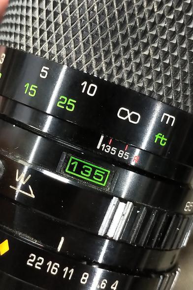 Window on the lens now showing a green 135 in a green rectangle