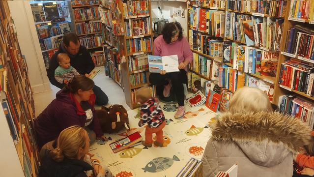 Bookseller Marie reading at Under Fives Storytime in the Edinburgh Bookshop