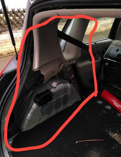 Plastic parts that need to be removed (side cover of trunk)