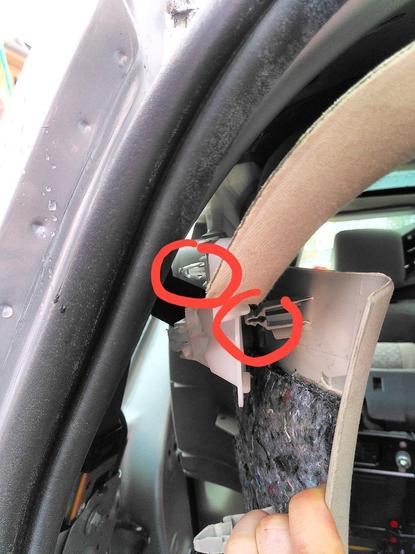 Tricky plastic clip situation with plastic clips in a clipped part.