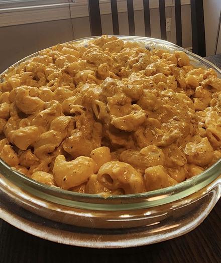 a large bowl of buffalo mac n cheese