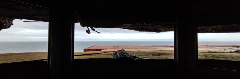Vue depuis un blockhaus sur l'océan