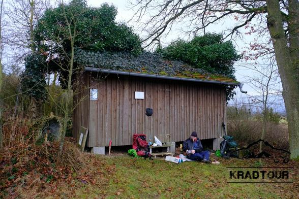 Rastplatz fürs Frühstück am Bienenhäusen.