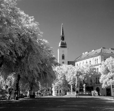 Black and white photo of Rybné námestie.