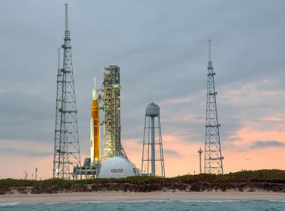 Artemis-1,_LC-39B,_Kennedy_Space_Center,_04-01-2022_(52947112667).jpg