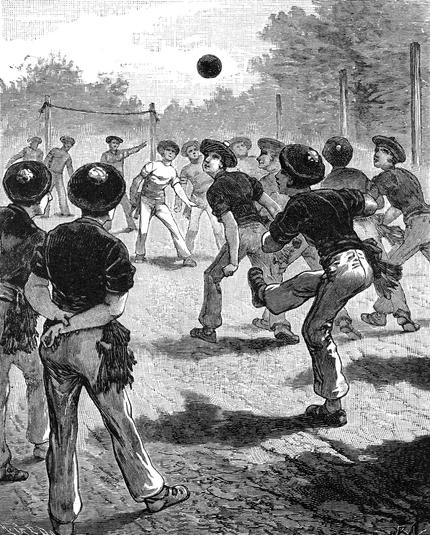Junge Männer beim Fußballspiel in einer Sportstätte in London im Jahre 1870, England, digital restaurierte Reproduktion einer Originalvorlage aus dem 19. Jahrhundert, genaues Originaldatum nicht bekannt. Credit: IMAGO/Tschanz-Hofmann