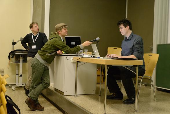Stefan Müller published the first book of Language Science Press. 2014

Bild Felix Bildhauer