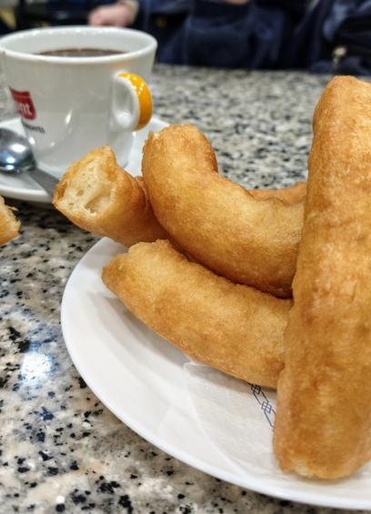 Ració de xurros amb xocolata