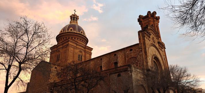 Església de Sant Andreu del Palomar, des de Torres i Bages cantonada amb Santa Marta