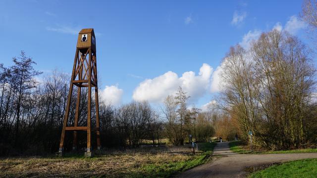 Der Parkwächter. Kunstobjekt am Wanderweg in Oedt.