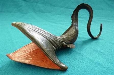 Side view of enormous jaws!