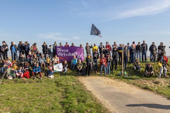 Gruppenbild am Tagebaurand