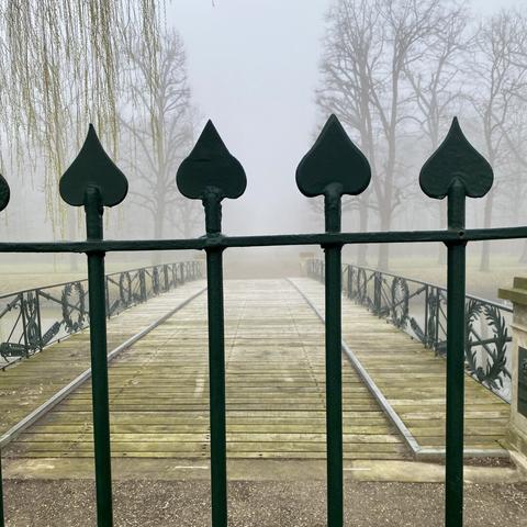 Detail of the gate to the bridge.