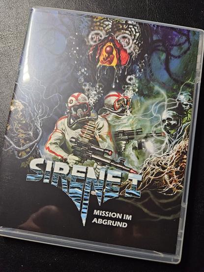 Die Jubliäumsausgabe des Films zum 30. Geburtstag kommt als Doppelpack daher: neben der BluRay wird auch die DVD des Films mitgeliefert.