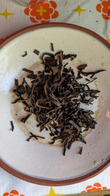Spent raw puerh leaves. Tasseography.