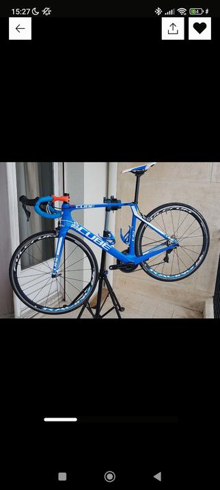 Ein blaues gebrauchtes CUBE C:62 SL Team Wanty Rennrad