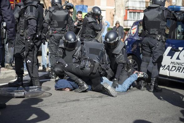 Inmovilización por parte de la policía en Madrid. Álvaro Minguito