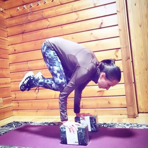 yoga crow pose - bakasana