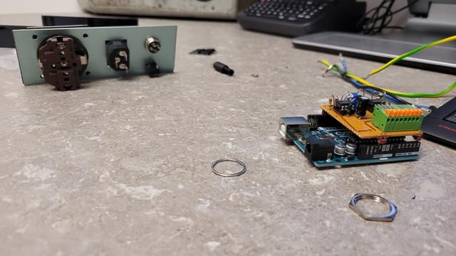 Lars DL1STO aktuelles Bastelorojekt:
Eingang für die Antennenrotoranzeige per Arduino und Magnetfeldsensor am Antennenboom.