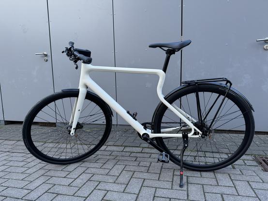 The shape of the 3d printed frame of this bicycle looks amazingly light and so it is.