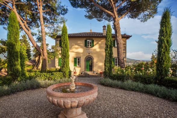 PinusPinea a villa Toscana
