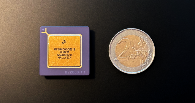 Freescale MC68HC000RC12 CPU with coin for scale
