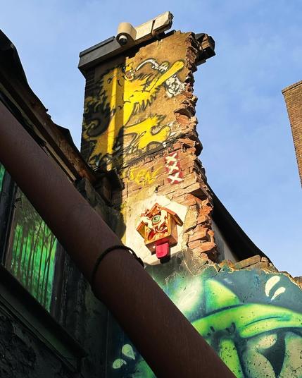 Obra artística en el Jardín Secreto de Ámsterdam