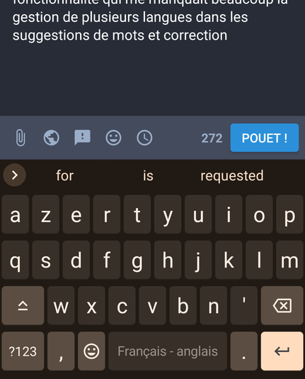 Capture d'écran de la rédaction de ce post avec HeliBoard et des suggestions de mots en anglais. Les autres personnalisations sont les touches séparées, les couleurs dynamiques, la touche emoji et le non affichage des options de touches alternatives.