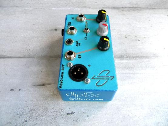 Headphones amp for pedalboards