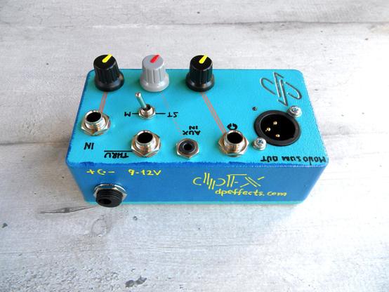 Headphones amp for pedalboards